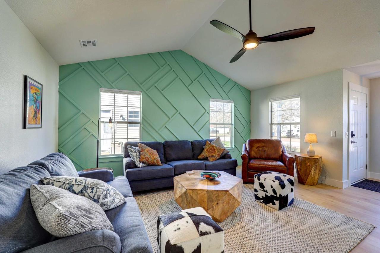 Chic Bentonville Home With Patio And Fire Pit! ภายนอก รูปภาพ