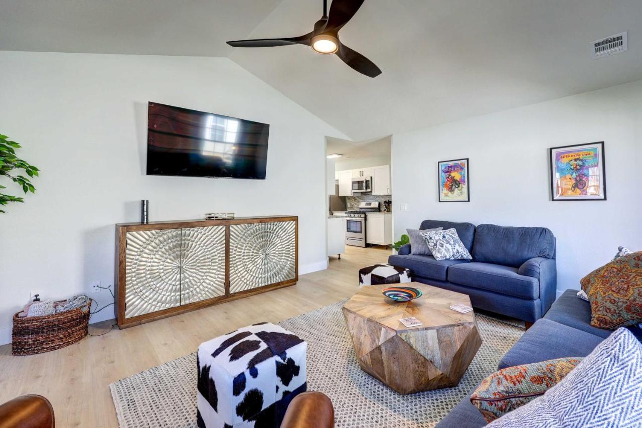 Chic Bentonville Home With Patio And Fire Pit! ภายนอก รูปภาพ