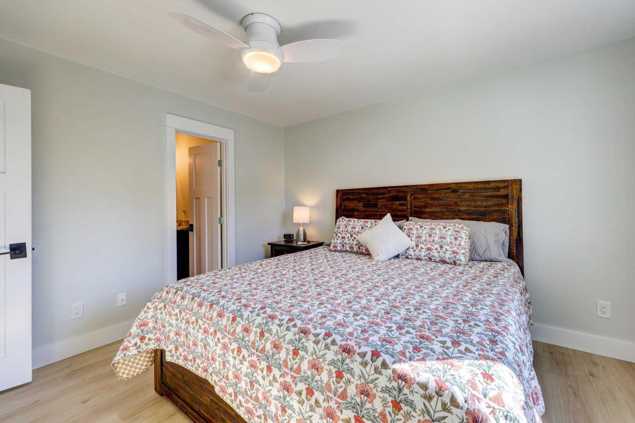 Chic Bentonville Home With Patio And Fire Pit! ภายนอก รูปภาพ